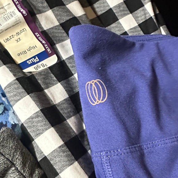 12 clothing pieces - Picture 14 of 14